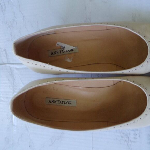 Ann Taylor leather italian heels 10 - Picture 4 of 9